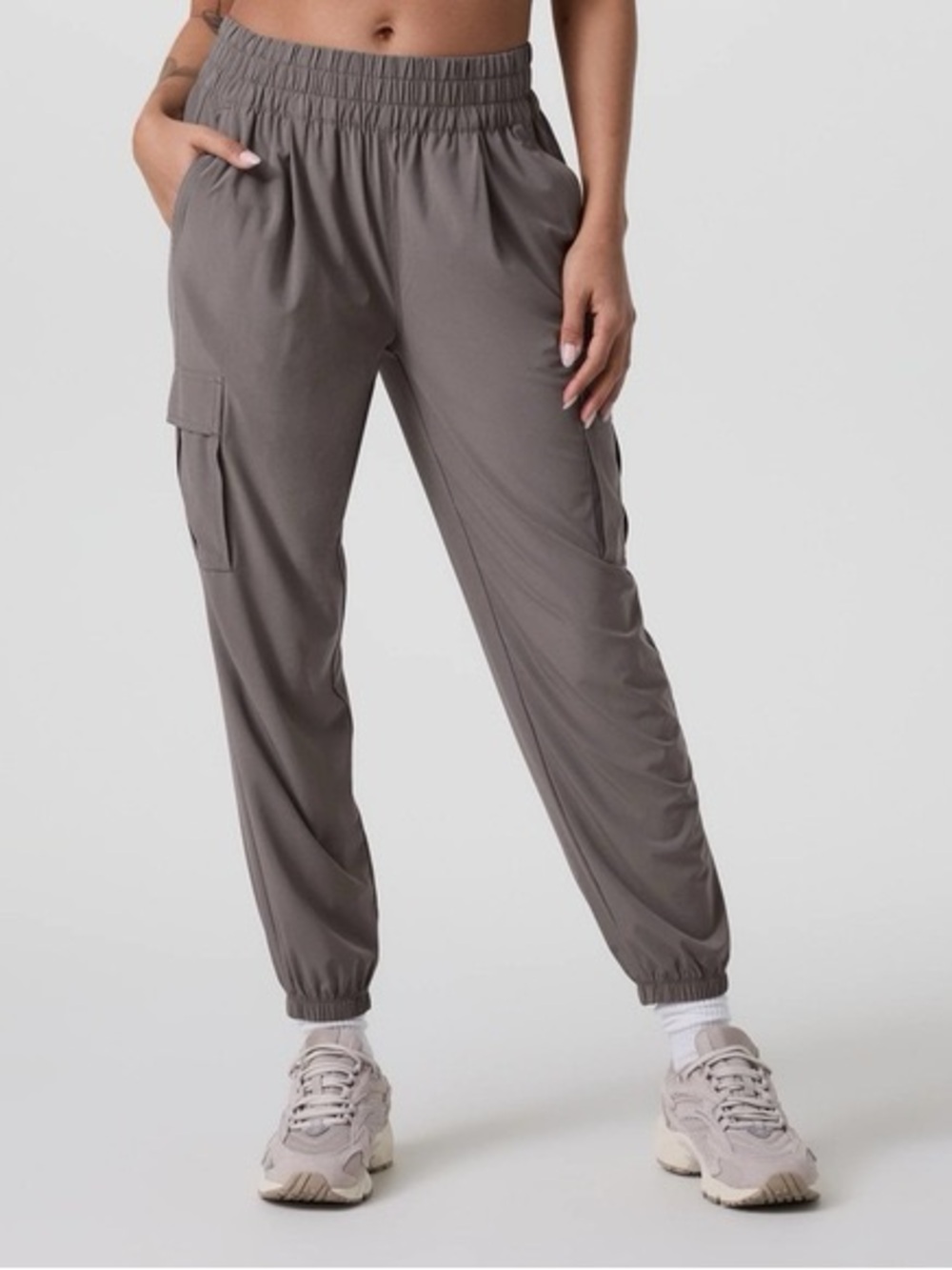 Vuori Dark Gray Villa Cargo Jogger Size M